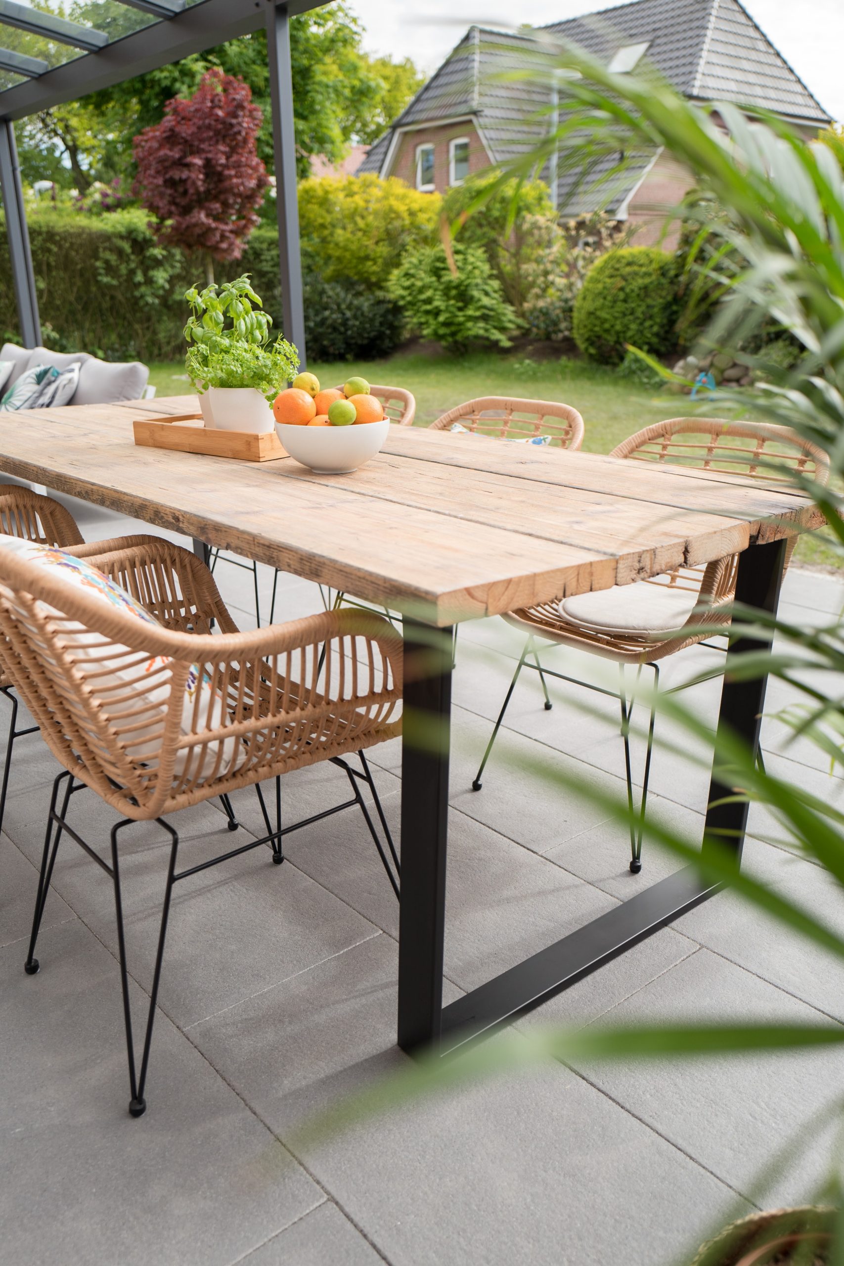5 Tips for Pressure Washing Outdoor Furniture